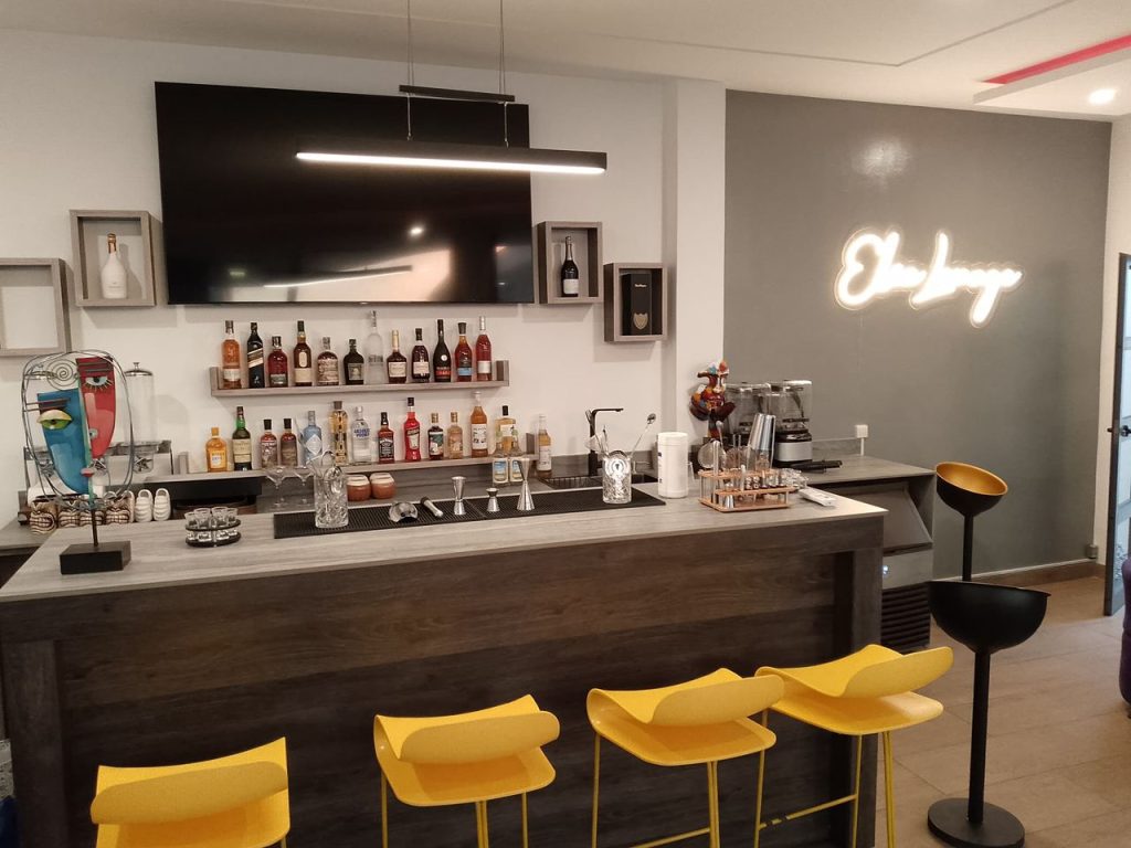 lounge 1